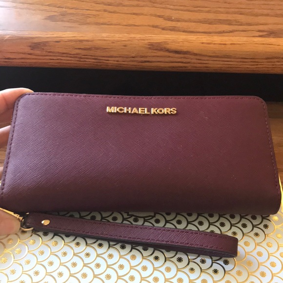 Michael Kors Leather Wristlet Wallet - Picture 2 of 6